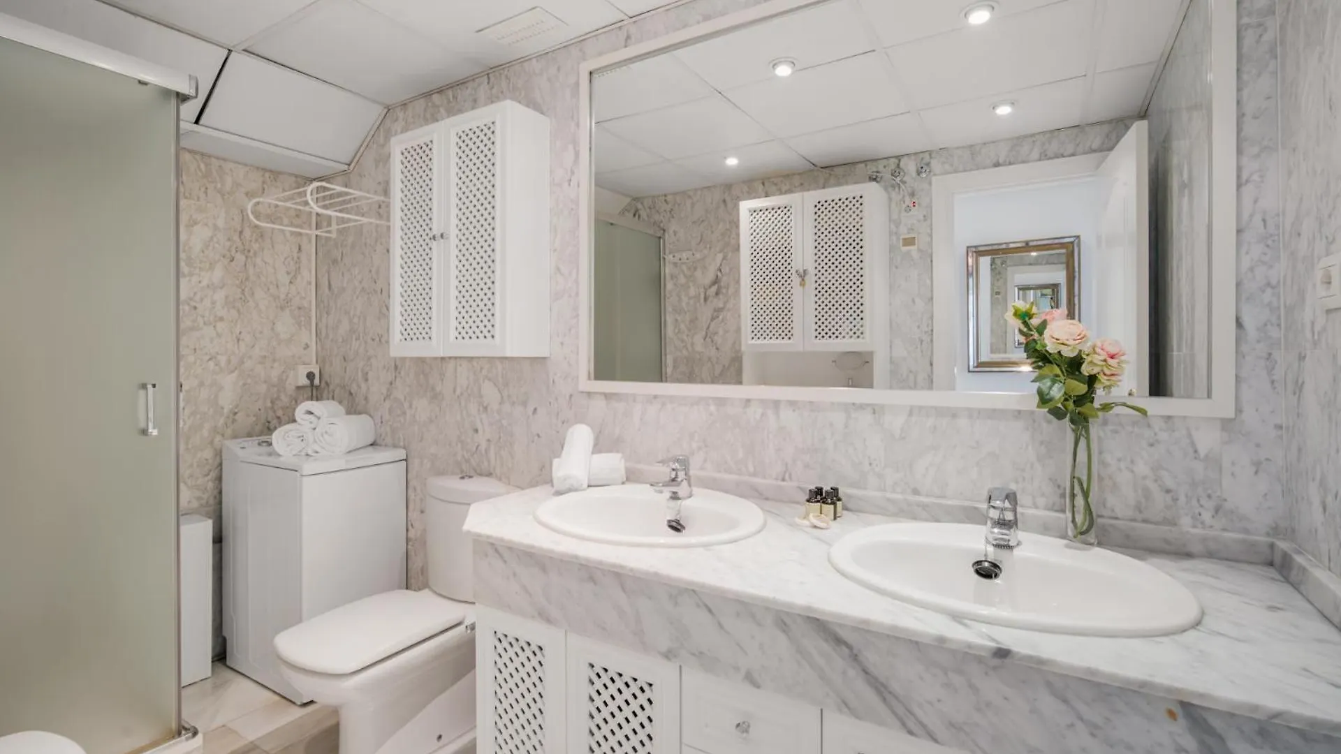 1 Bedroom Apartment, With Sea Views, In Medina Garden - Puerto Banus Marbella 0*,  İspanya
