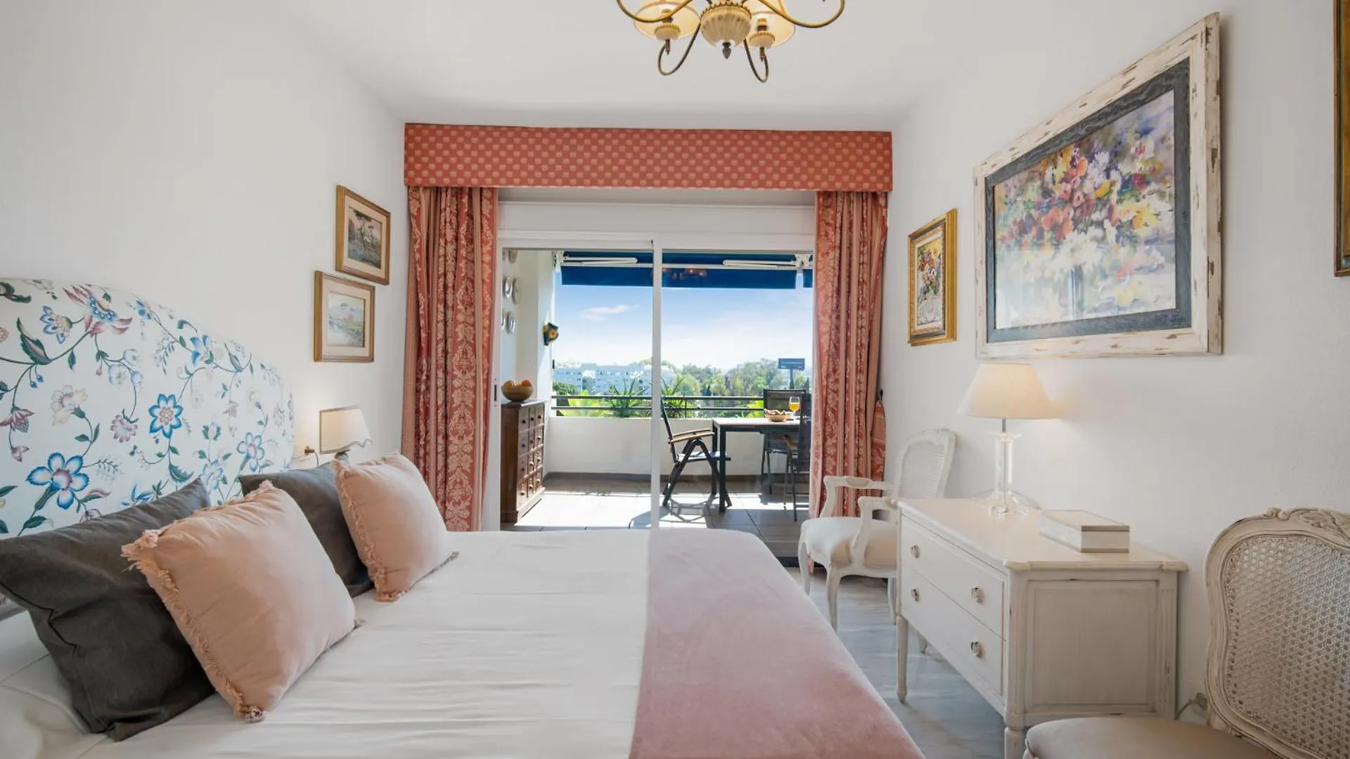 Daire 1 Bedroom Apartment, With Sea Views, In Medina Garden - Puerto Banus Marbella